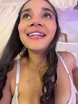 Snapshot of AlessiaVallmont chatting on July 2026 08:03:01 PM AlessiaVallmont online show from July 2026 08:03:01 PM