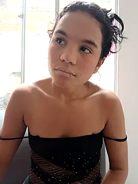 Little-Pussy19 online show from February 2026 02:06:01 PM