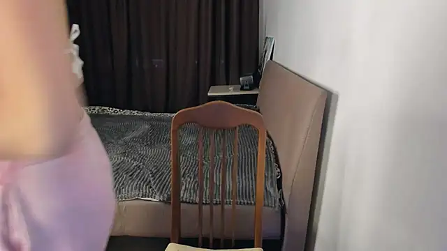 moon bloom online show from April 2026 10:18:01 PM