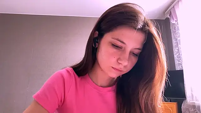 LunnaBliss online show from April 2026 12:41:01 PM