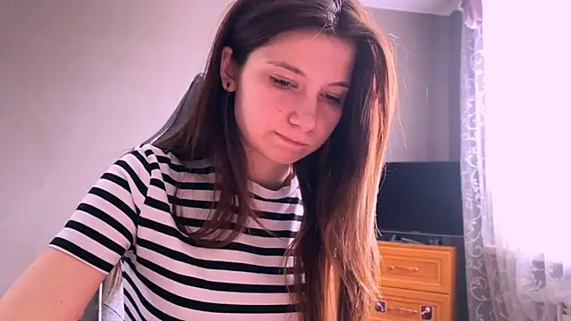 LunnaBliss online show from April 2026 12:40:01 PM