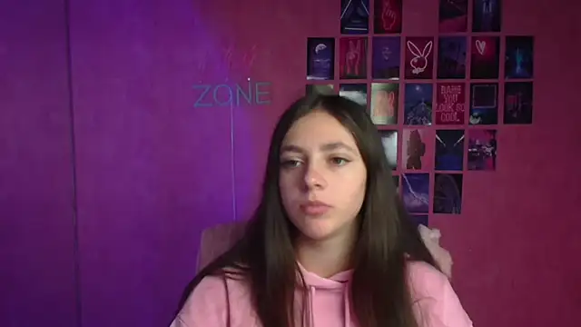 KissMeJulia online show from April 2026 05:21:01 AM