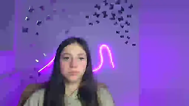 KissMeJulia online show from April 2026 05:50:02 PM