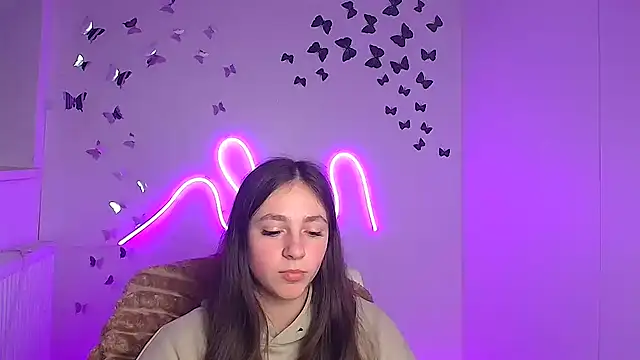 KissMeJulia online show from April 2026 07:58:01 PM