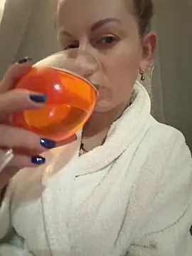 Frenchgirl45 online show from February 2026 12:33:02 AM