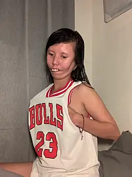 Snapshot of lady_moon09 chatting on February 2026 01:32:02 PM lady moon09 online show from February 2026 01:32:02 PM