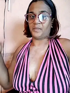 Snapshot of indianstrawberrylips4u chatting on April 2026 07:56:02 AM indianstrawberrylips4u online show from April 2026 07:56:02 AM