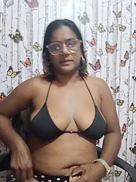 Snapshot of indianstrawberrylips4u chatting on May 2026 03:52:01 PM indianstrawberrylips4u online show from May 2026 03:52:01 PM