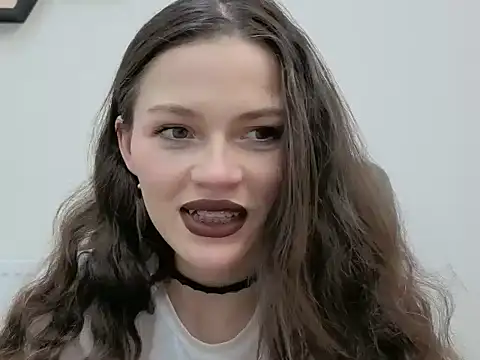 Avelinehowo uwu online show from April 2026 01:52:02 PM