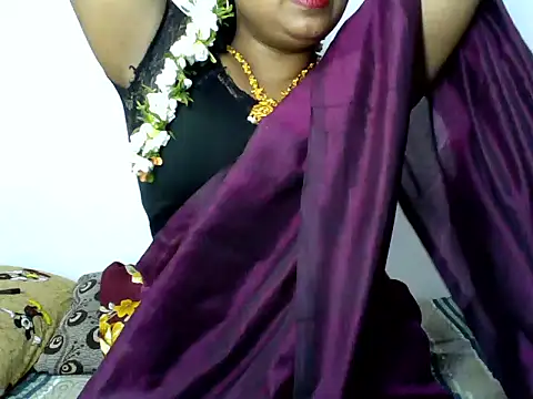 Snapshot of Angel_honeybear_143 chatting on June 2026 04:33:02 PM Angel honeybear 143 online show from June 2026 04:33:02 PM