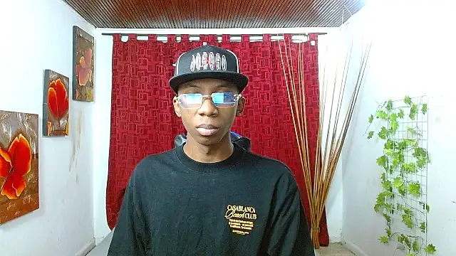 milo018 online show from April 2026 08:17:01 AM
