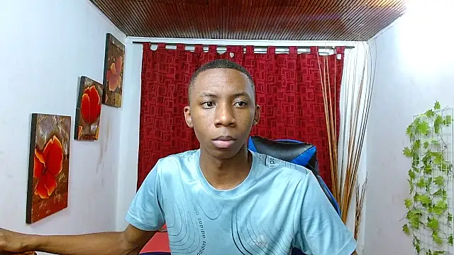 milo018 online show from May 2026 05:37:02 AM