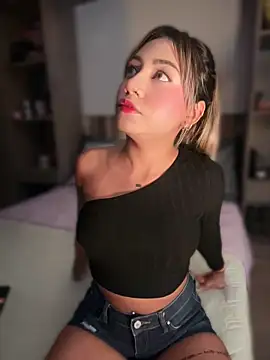 Dulce Sofi  online show from April 2026 11:07:01 PM