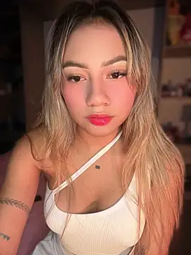 Snapshot of Dulce_Sofi_ chatting on May 2026 12:18:01 AM Dulce Sofi online show from May 2026 12:18:01 AM