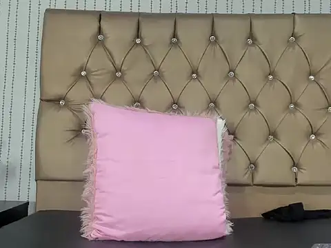 hanna luciana online show from April 2026 07:58:02 PM