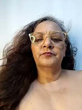 Noemipopi online show from March 2026 02:15:01 AM