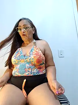 Noemipopi online show from April 2026 12:00:01 AM