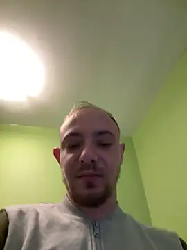 Crevette311 online show from November 2025 10:18:01 AM