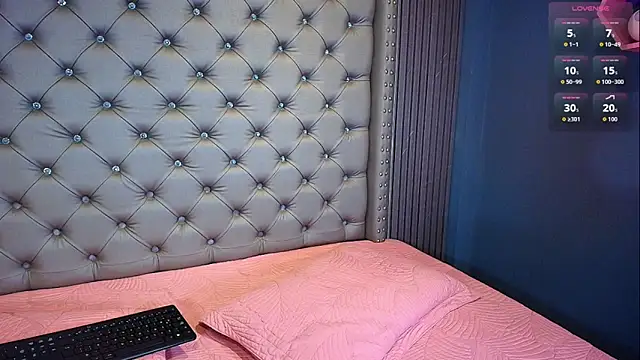 NAOMI cute  online show from April 2026 06:49:02 PM