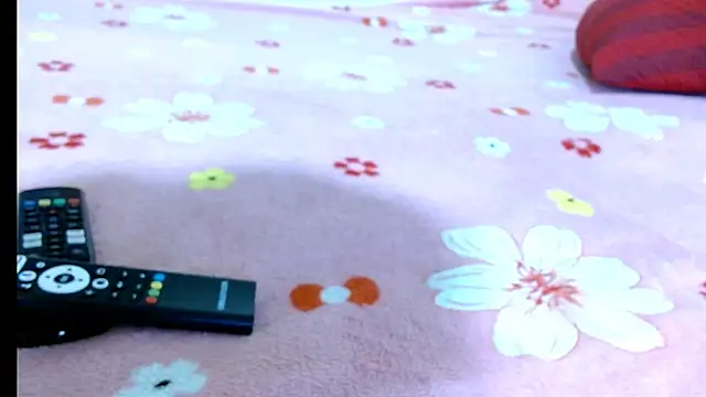 valkahot20 online show from March 2026 05:33:01 AM