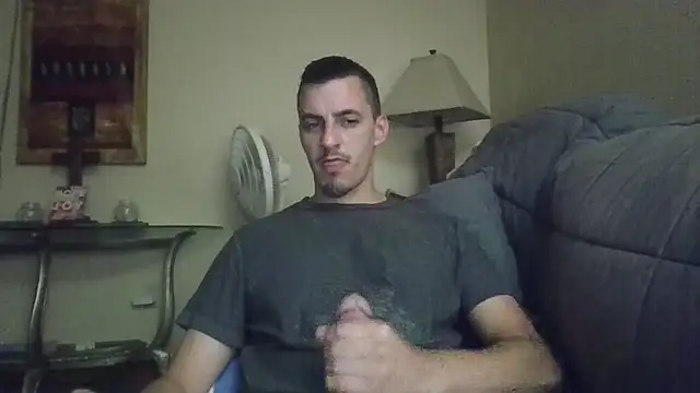 Snapshot of luverrboyy chatting on July 2026 05:34:01 AM luverrboyy online show from July 2026 05:34:01 AM