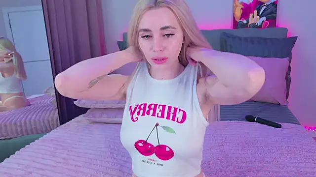 Snapshot of Rossy_X chatting on May 2026 11:56:01 PM Rossy X online show from May 2026 11:56:01 PM
