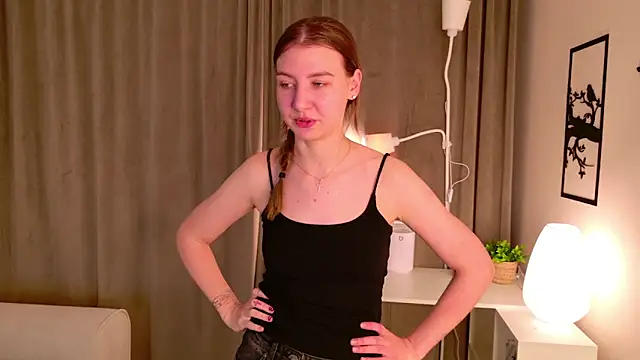 PinkClou9 online show from April 2026 10:07:02 PM