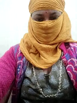 Snapshot of Desi_Heat_Couple chatting on February 2026 06:42:02 AM Desi Heat Couple online show from February 2026 06:42:02 AM