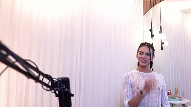 Snapshot of Luxa_Velvet chatting on June 2026 01:42:02 PM Luxa Velvet online show from June 2026 01:42:02 PM