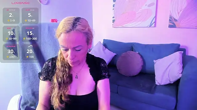 Snapshot of Ivonne_4 chatting on May 2026 01:16:02 PM Ivonne 4 online show from May 2026 01:16:02 PM