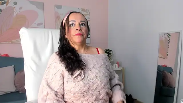 Ivonne 4 online show from June 2026 01:26:02 PM