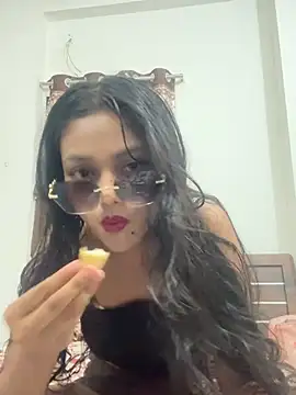 Snapshot of sizzler_hotz chatting on June 2026 05:48:02 PM sizzler hotz online show from June 2026 05:48:02 PM