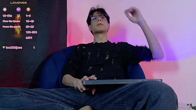 lui x dust online show from May 2026 03:02:01 AM