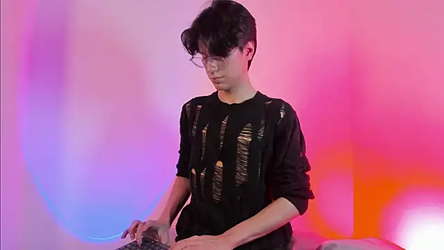 lui x dust online show from June 2026 09:53:01 PM