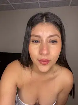 latinasoftie online show from July 2026 03:54:02 AM