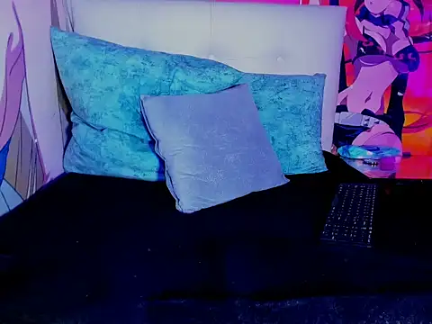 Emmadarlinghh online show from March 2026 06:48:01 PM