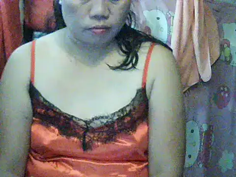 lovelypinay00 online show from June 2026 07:18:01 AM