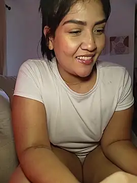 Snapshot of EmiliaVincenzo chatting on March 2026 03:14:01 AM EmiliaVincenzo online show from March 2026 03:14:01 AM
