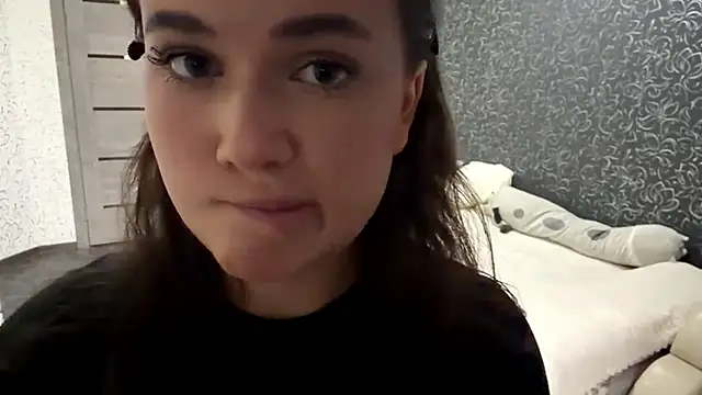 JoycelynUrion online show from April 2026 10:27:01 AM