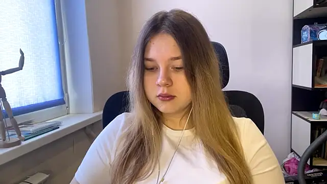 TomikoPfau online show from February 2026 07:41:02 AM