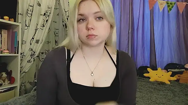 Snapshot of Karengilgun chatting on February 2026 03:08:01 PM Karengilgun online show from February 2026 03:08:01 PM