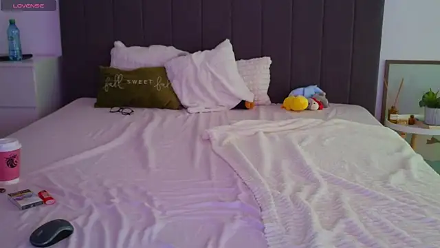 LauraDelightX online show from June 2026 07:54:02 AM