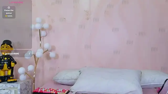 curvybuffgirllll online show from July 2026 07:38:01 PM