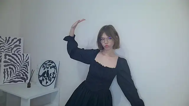 Kate Mooss online show from February 2026 03:34:02 PM