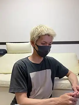 Snapshot of Yumemiru-k chatting on May 2026 08:23:01 AM Yumemiru-k online show from May 2026 08:23:01 AM