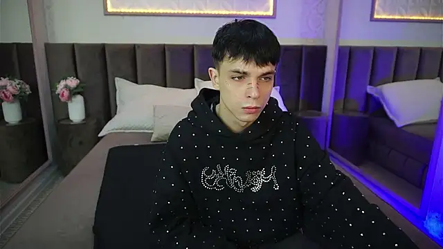 ClarkBev online show from March 2026 05:54:02 AM