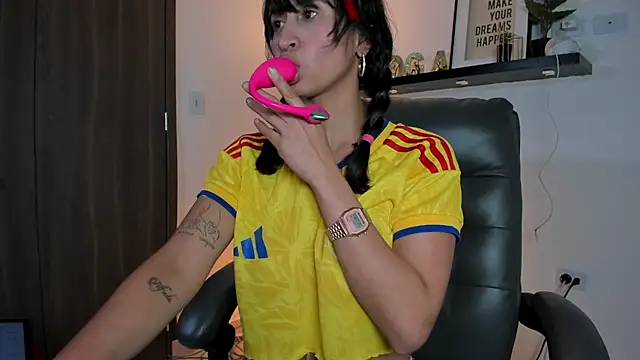 Antonella Moretti  online show from June 2026 05:12:01 AM
