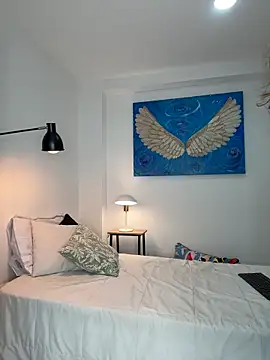 Viictoria-Jones online show from April 2026 12:17:01 PM