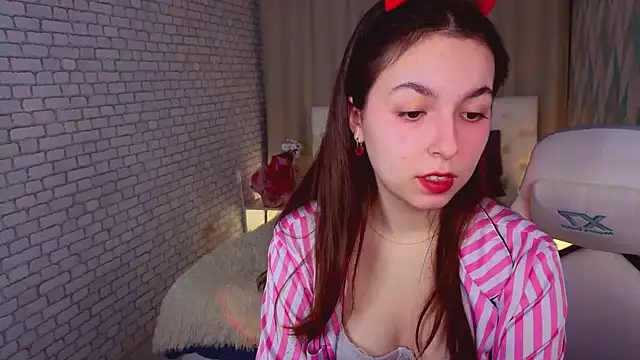 BellaThery online show from March 2026 05:10:02 AM