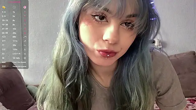 Emmibrilson online show from April 2026 12:22:02 PM